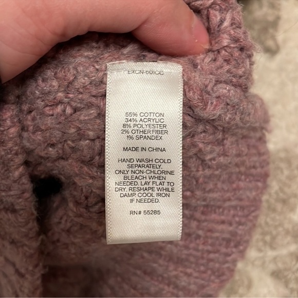 NWOT Express Off-the-Shoulder Sweater Mauve Size Small - Picture 4 of 9